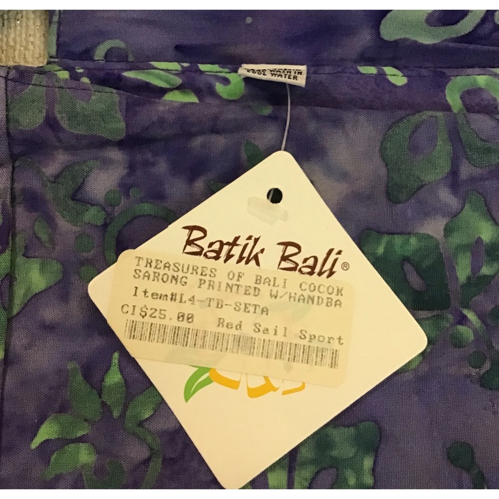 NWT Shoulder bag in batik
